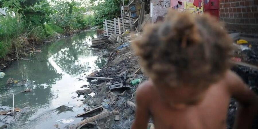 Brasil: 30 milhões de crianças estão expostas aos riscos climáticos