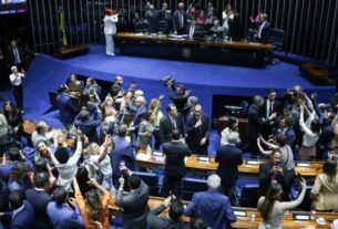 Imprensa estrangeira vê vitória de Lula em aprovação do fim da 6x1