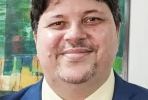 Jornalista brasileiro crítico a Milei é deportado da Argentina