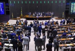 Representação de parlamentares negros segue baixa, diz pesquisadora